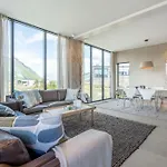 Beautiful In Lofoten Housing Up To 6 Guests! بيت للعطل *