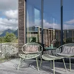 Beautiful In Lofoten Housing Up To 6 Guests! بيت للعطل *