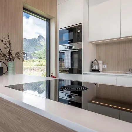 Beautiful In Lofoten Housing Up To 6 Guests! Casa vacanze Lyngværet