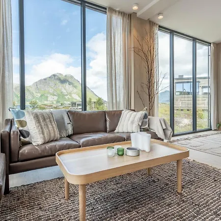 Beautiful In Lofoten Housing Up To 6 Guests! 別荘