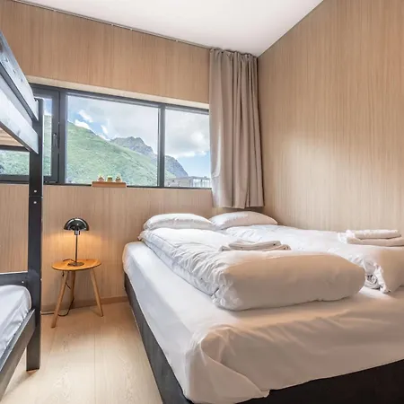 Beautiful In Lofoten Housing Up To 6 Guests! * Lyngværet