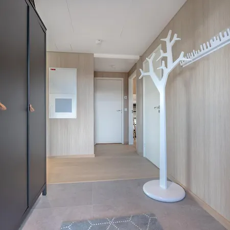 Beautiful In Lofoten Housing Up To 6 Guests! Lyngværet