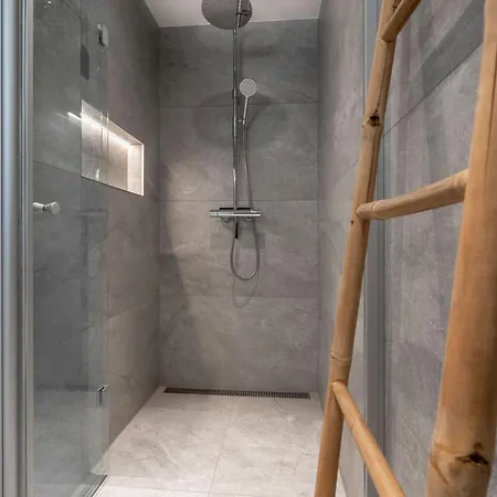 Beautiful In Lofoten Housing Up To 6 Guests!