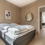 Beautiful In Lofoten Housing Up To 6 Guests! Tatil Evi Lyngværet